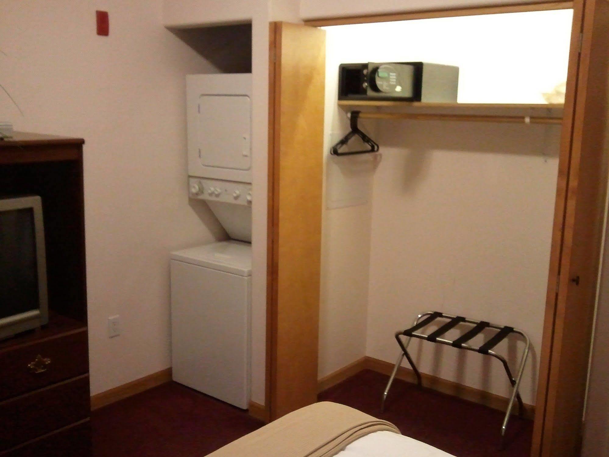 Totem Hotel And Suites Valdez Esterno foto